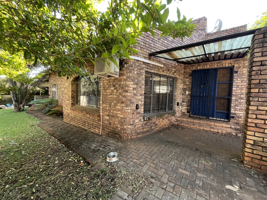 3 Bedroom Property for Sale in Safari Gardens North West